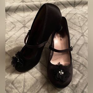 American Eagle by Payless kitten heal girls dress shoes
